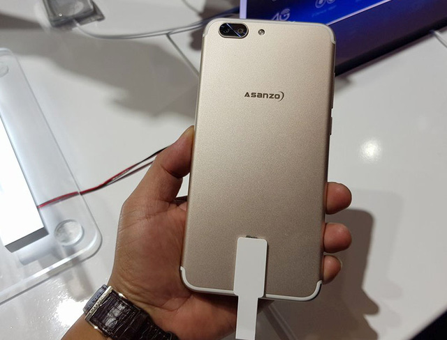 Trên tay Asanzo Z5